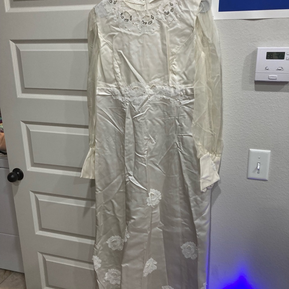 Vintage Cream Lace Long Sleeve Dress